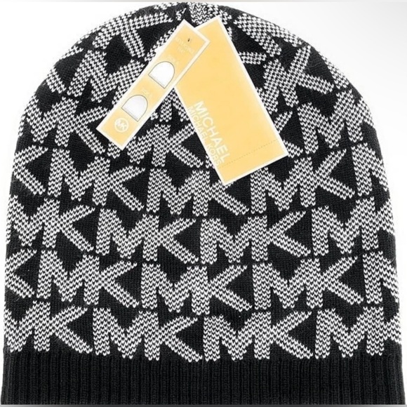 Michael Kors Signature Beanie - Picture 1 of 4